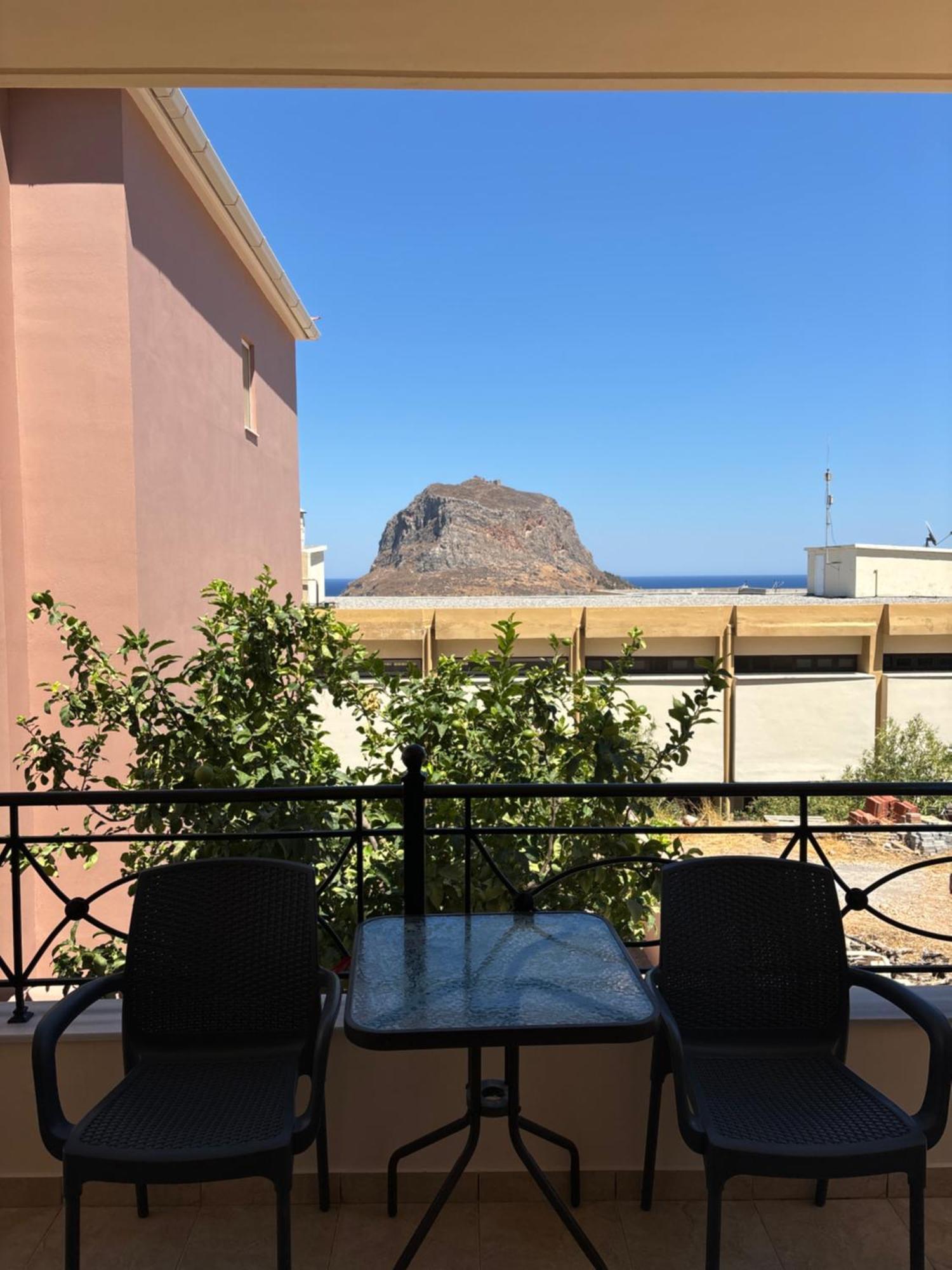 Kanelli΄S Apartments Monemvasia Bagian luar foto